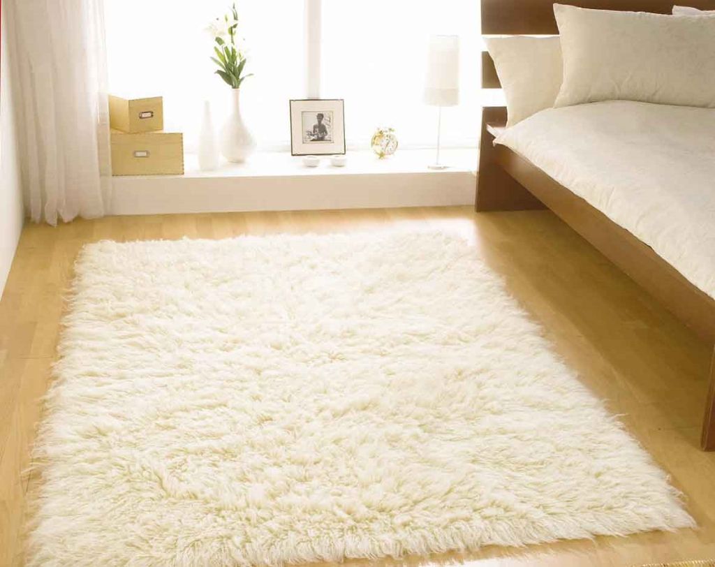 Пушистые ковры для спальни