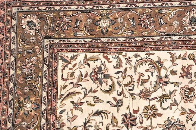 Kashan 7-52  Cream Brown